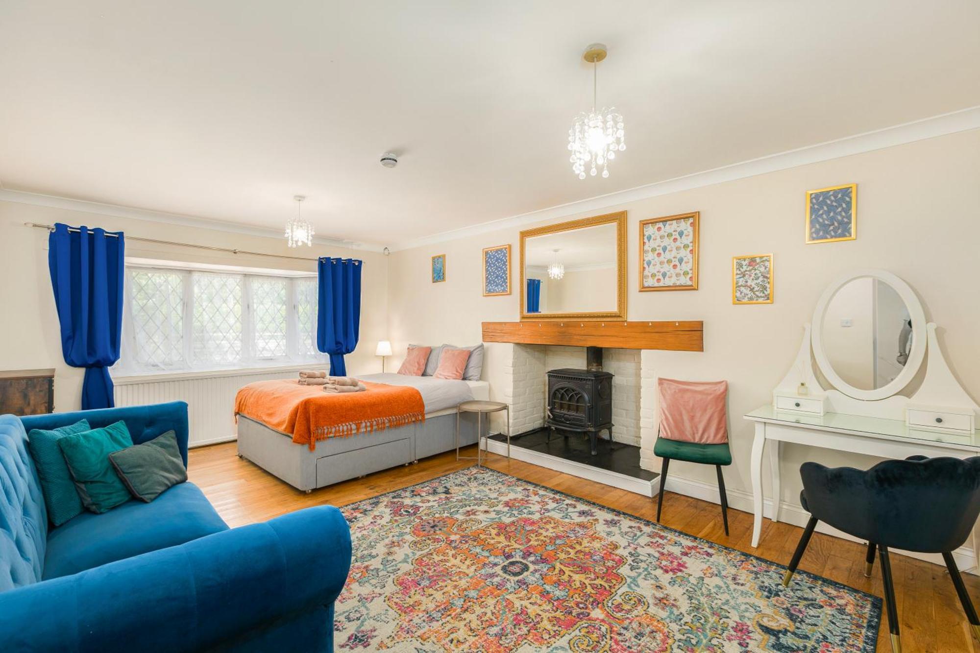Rural Lodge Stay In Windsor! Hot Tub! Sleeps 20 Bray Dış mekan fotoğraf