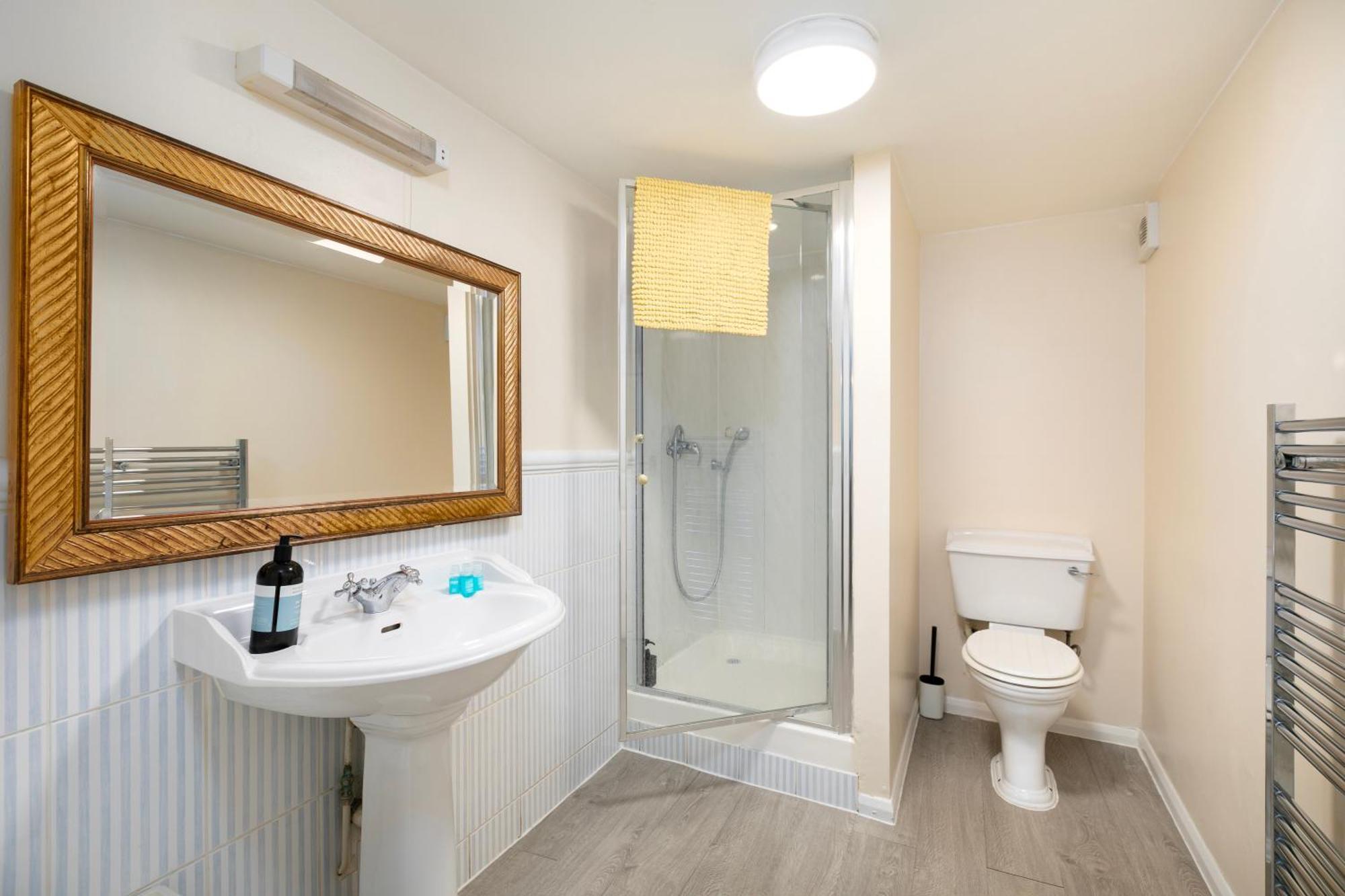 Rural Lodge Stay In Windsor! Hot Tub! Sleeps 20 Bray Dış mekan fotoğraf