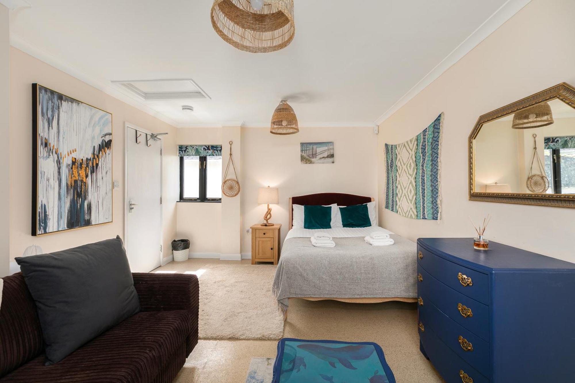 Rural Lodge Stay In Windsor! Hot Tub! Sleeps 20 Bray Dış mekan fotoğraf